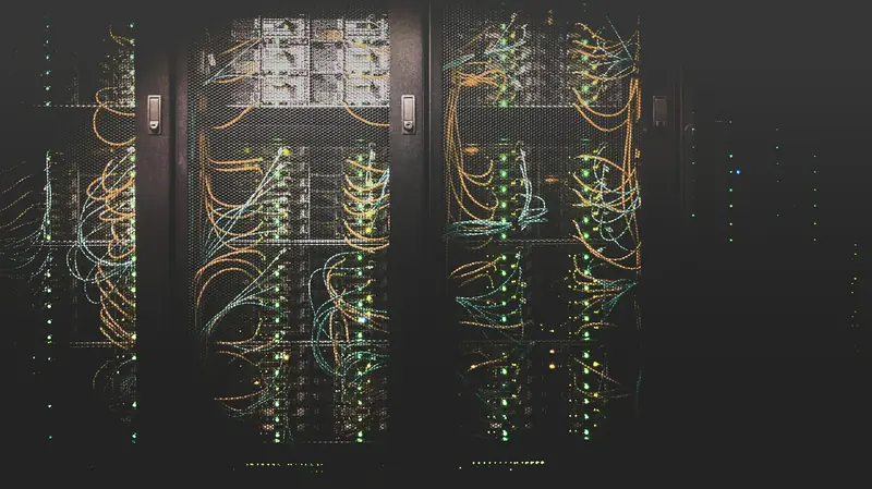 Rack de servidores con cableado de red